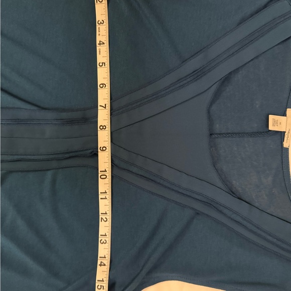 Sleeveless Navy Blue Top - Picture 5 of 7